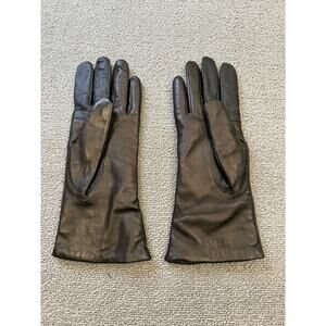 Carolina Amato Women's Size 8 Black Lambskin Studded Cashmere Lined Gloves.
